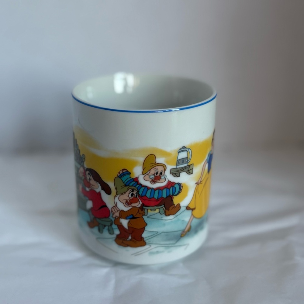 Vintage Disneyland Snow White & Seven Dwarfs Mug – Made in Japan - Picture 2 of 6